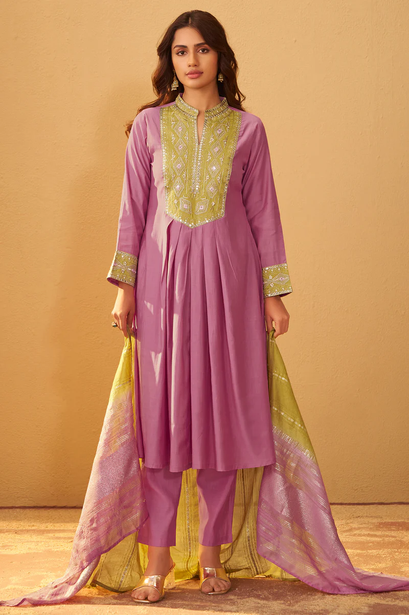 Dresoul Light Pink Roman Silk Embroidered Flared Kurta Set Dupatta